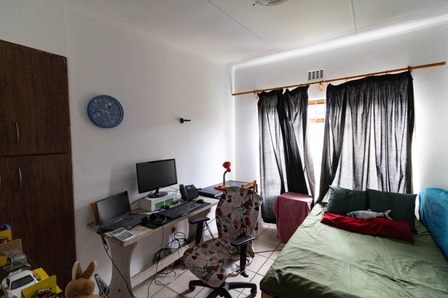 4 Bedroom Property for Sale in Sandbaai Western Cape